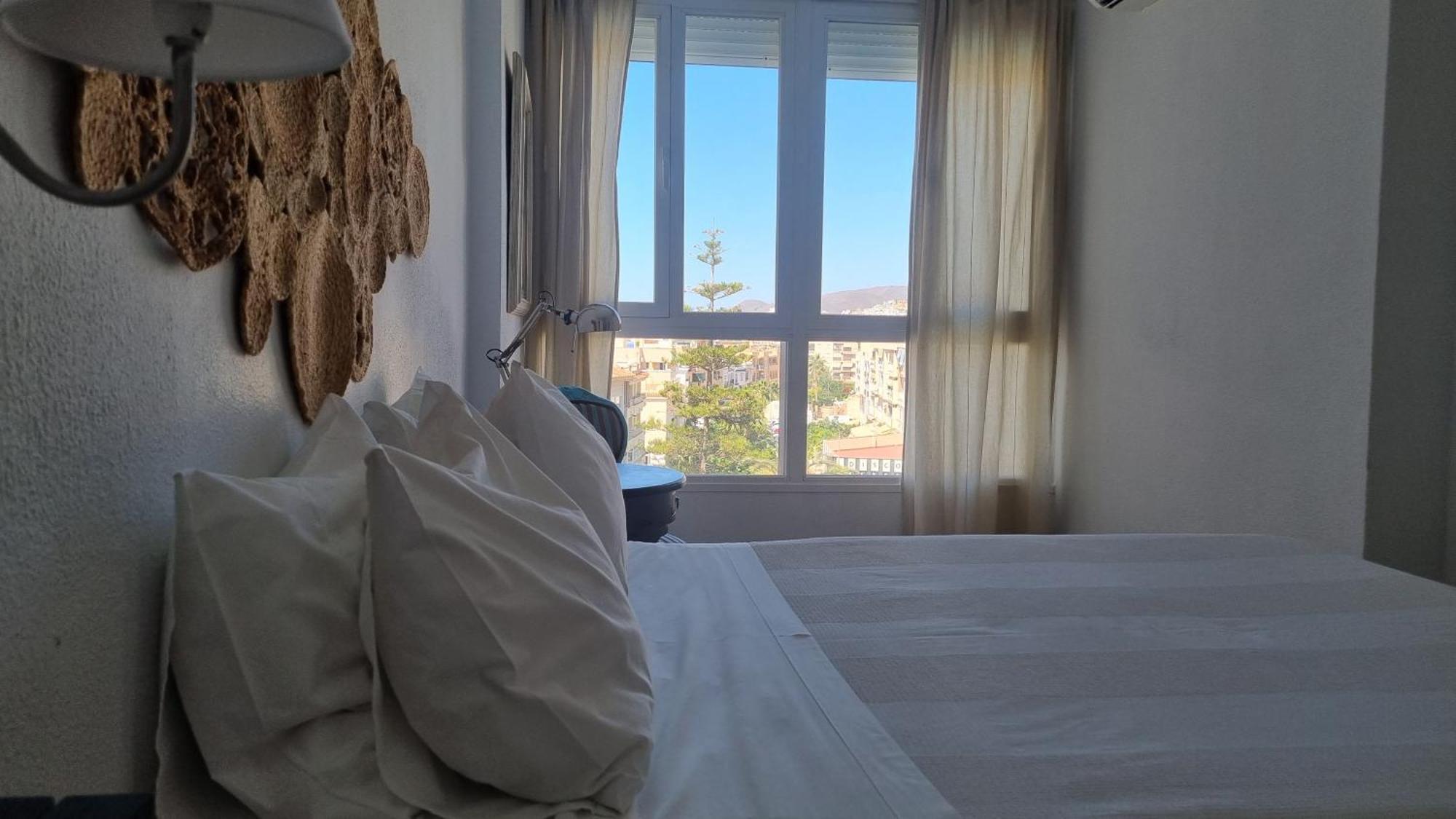 Neptuno Torrecilla Beach Nerja Buitenkant foto
