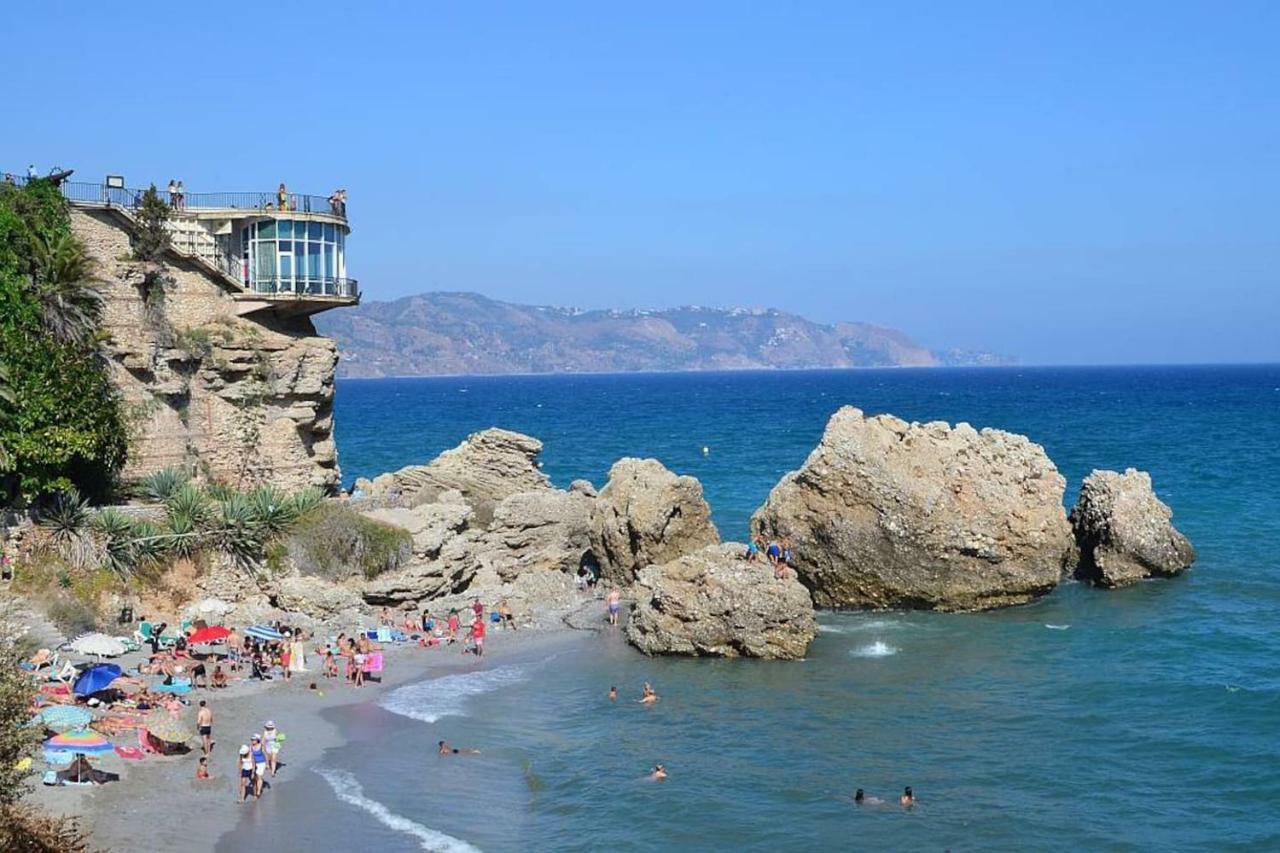 Neptuno Torrecilla Beach Nerja Buitenkant foto