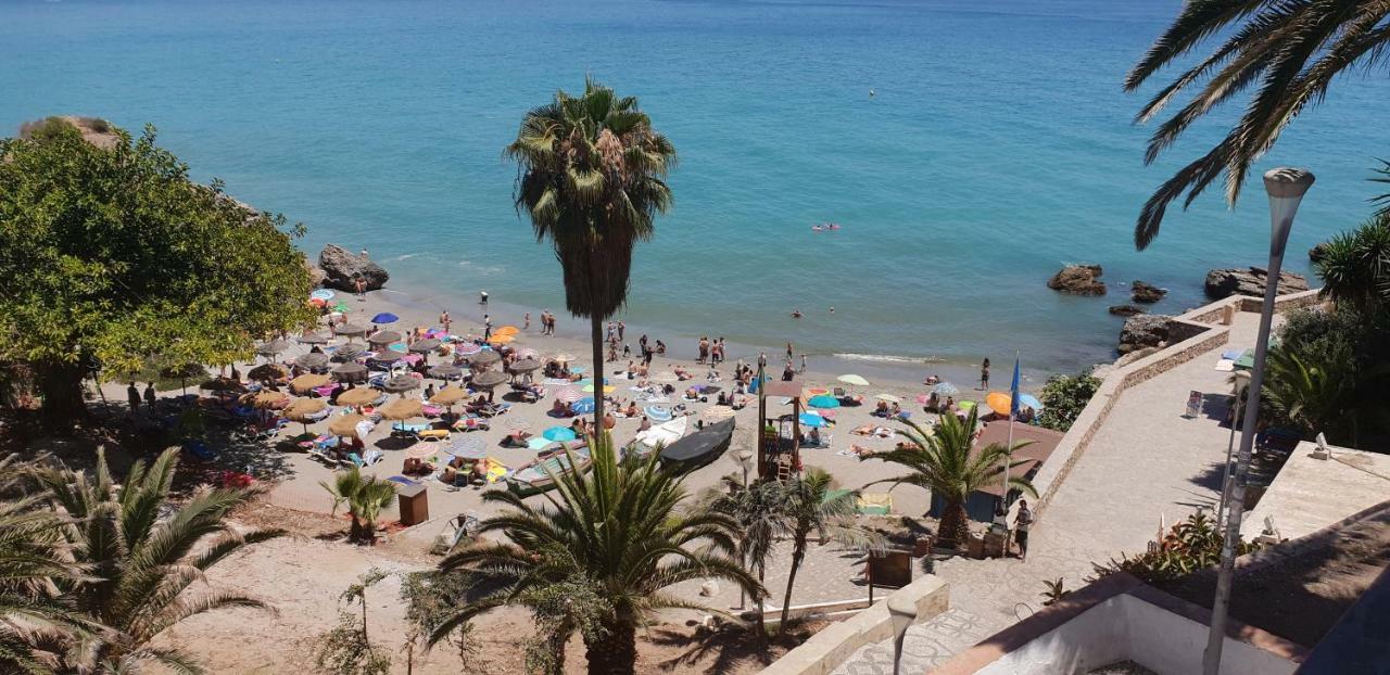 Neptuno Torrecilla Beach Nerja Buitenkant foto